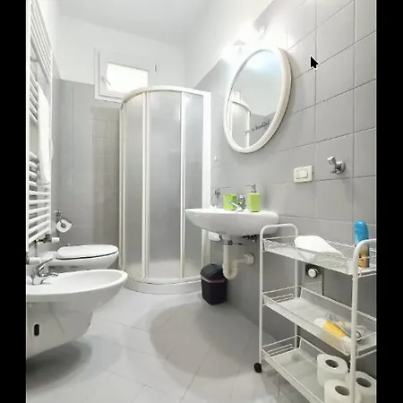 Casa A A 100 Mt Dal Mare Due E Due Bagni Cucina E Salotto * Rimini