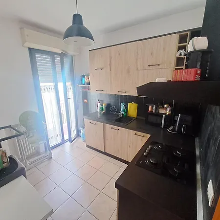 Casa A A 100 Mt Dal Mare Due E Due Bagni Cucina E Salotto Daire Rimini