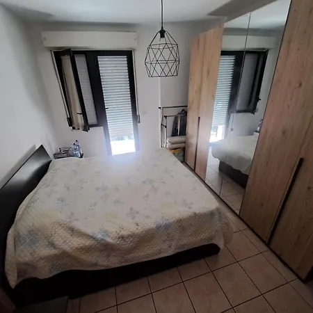 Casa A A 100 Mt Dal Mare Due E Due Bagni Cucina E Salotto Римини